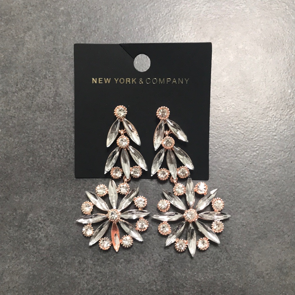 Earrings 8$